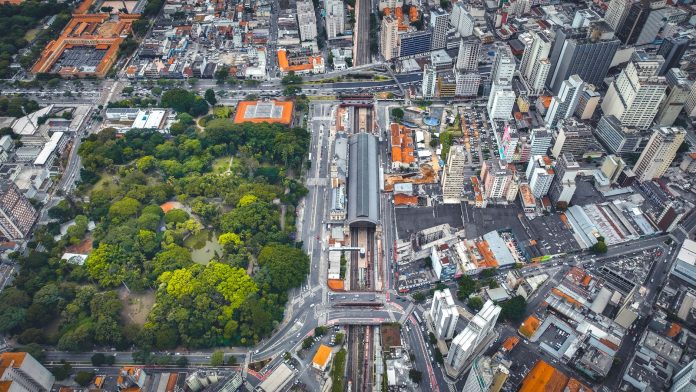 Agentes de IA elevam desafio de governança nas empresas