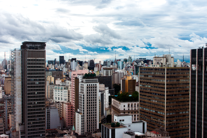 Meta pede economia de tokens após gasto bilionário com IA