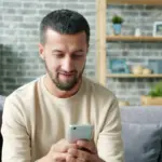1Password permite usar inicios de sesión con Claude sin revelar contraseñas al agente