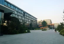 ByteDance y Alibaba cierran personas de chatbots tras presión regulatoria en China ByteDance y Alibaba cierran personas de chatbots tras presión regulatoria en China