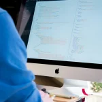 China alerta sobre supuesto “backdoor” en herramienta de código de Anthropic