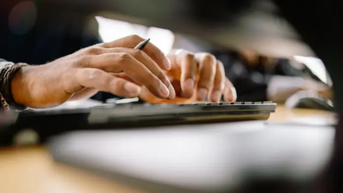 Cómo evitar que los agentes de IA se salgan de control, según especialistas