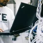 Meta negocia contrato de US$ 10.000 millones en computación de IA con Anthropic