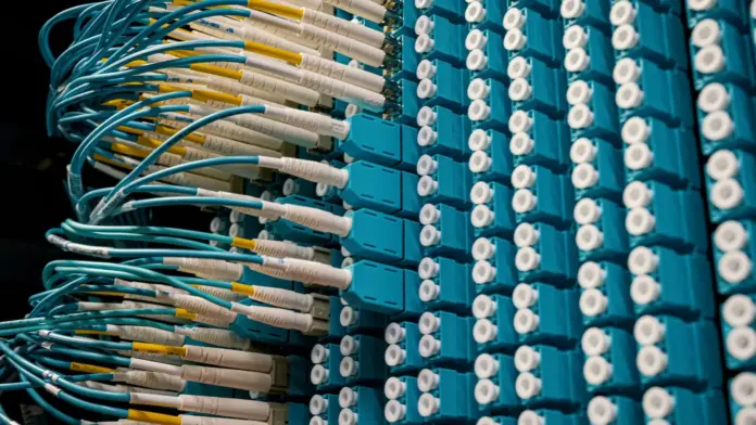 Microsoft y Mistral amplían su alianza para la infraestructura de IA en Europa Microsoft y Mistral amplían su alianza para la infraestructura de IA en Europa