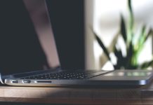 Modelo chino barato de IA presiona a OpenAI y Anthropic en el mercado global Modelo chino barato de IA presiona a OpenAI y Anthropic en el mercado global