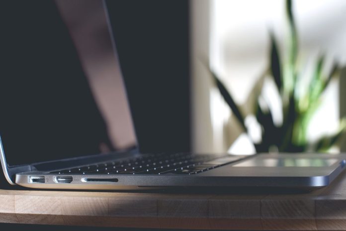 Modelo chino barato de IA presiona a OpenAI y Anthropic en el mercado global Modelo chino barato de IA presiona a OpenAI y Anthropic en el mercado global