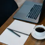Qué anunció OpenAI para periodismo el 8 sep 2026 y cómo usarlo en una redacción pequeña sin romper la ética