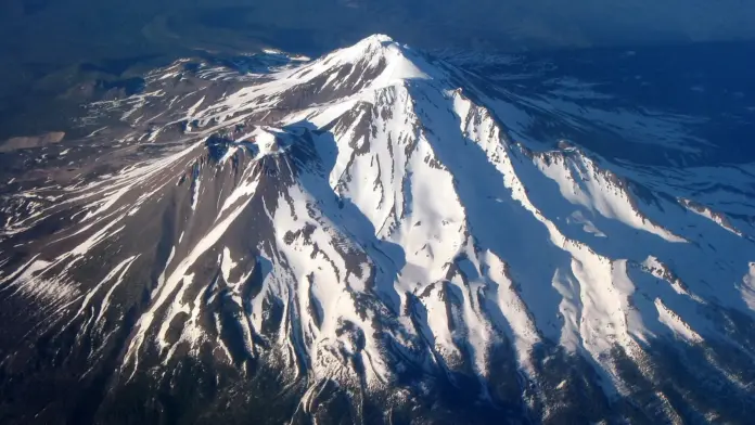Tres excursionistas son rescatados en el monte Shasta tras planificar con Gemini